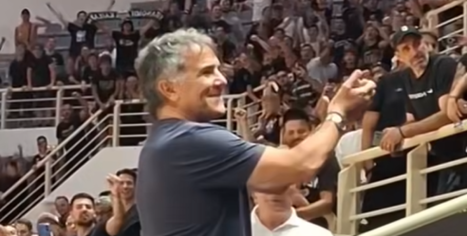 Αποθέωση για τον Τέλη Μυστακίδη στο Παλατάκι (video)