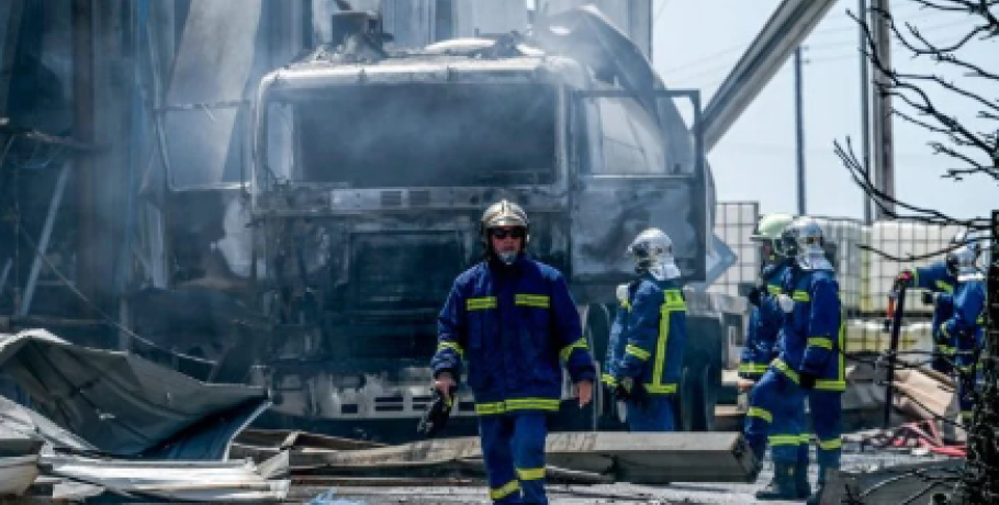 Εξαμίλια Κορινθίας: Τρεις συλλήψεις για τη φονική έκρηξη σε εργοστάσιο