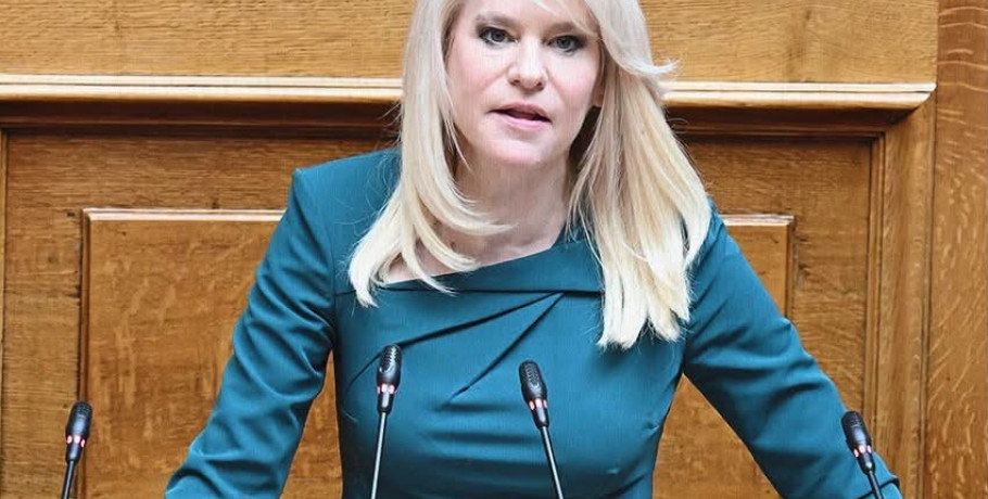 Θεοδώρα Τζάκρη: «Να ληφθούν άμεσα μέτρα για την αντιμετώπιση της ασθένειας των παραμορφωμένων καρπών και τη στήριξη των παραγωγών»