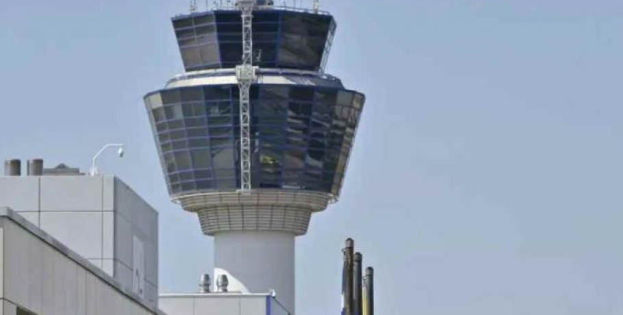 Συναγερμός σε πτήση Αθήνα – Πάρος: Αναγκαστική προσγείωση στο «Ελευθέριος Βενιζέλος» μετά από ένδειξη φωτιάς