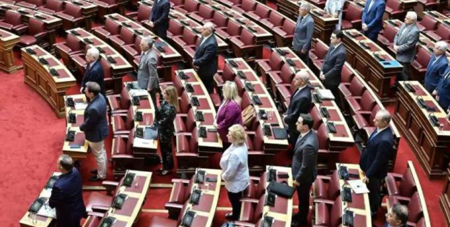 «Ραντεβού» τον Αύγουστο για τη Συνταγματική Αναθεώρηση - Τα αποτελέσματα της πρώτης ψηφοφορίας