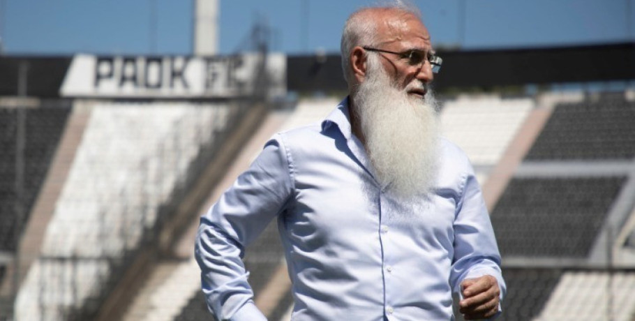 Επαφή Ιβάν Σαββίδη με την προπονητική ομάδα και στελέχη του ΠΑΟΚ