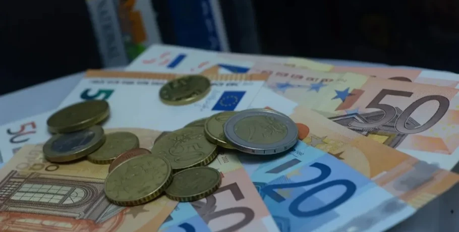 Οι πληρωμές από e-ΕΦΚΑ και ΔΥΠΑ από σήμερα έως την Παρασκευή