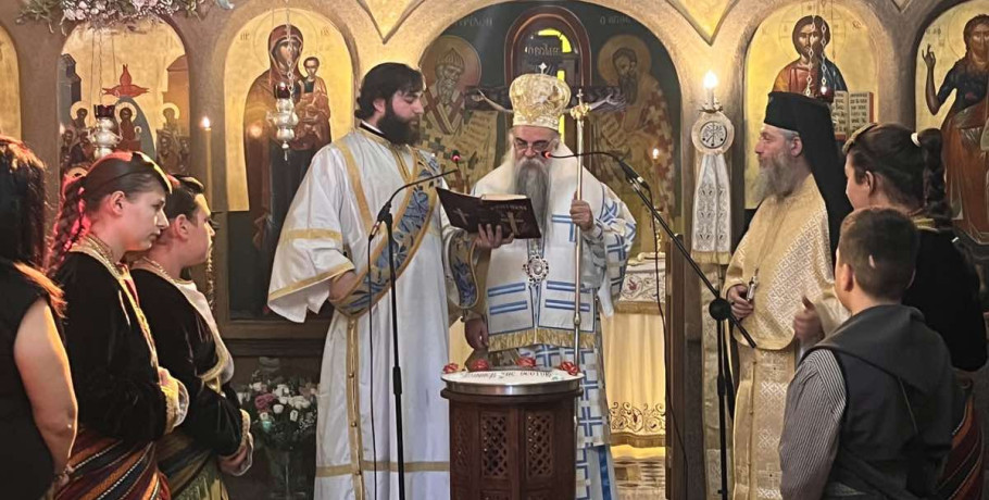 Νεοχώρι: Με λαμπρότητα η πανηγυρική Θεία Λειτουργία για την Κοίμηση της Θεοτόκου