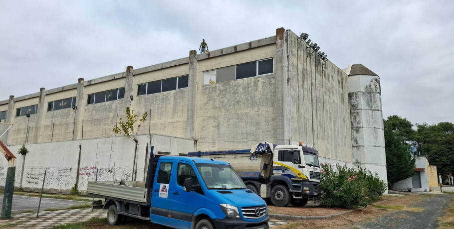 Αριδαία: Ξεκίνησε η αναβάθμιση του Κλειστού Γυμναστηρίου – Νέα στέγη και επόμενος στόχος δάπεδο και θέρμανση