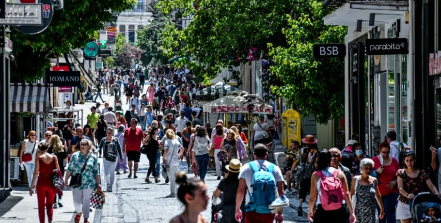 Τα δύο πρόσωπα της οικονομίας των νοικοκυριών: Ανεβαίνει ο πλούτος, πέφτει η αποταμίευση, «φουσκώνει» ο δανεισμός