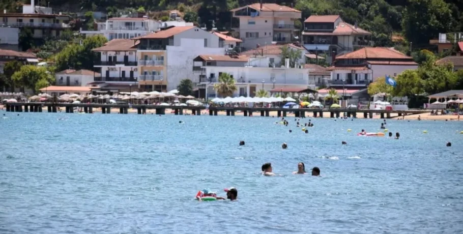 Χαλκιδική: Νεκρός εντοπίστηκε 48χρονος μέσα στο σπίτι του - Η σύζυγός του τον βρήκε χωρίς αισθήσεις και ενημέρωσε το ΕΚΑΒ