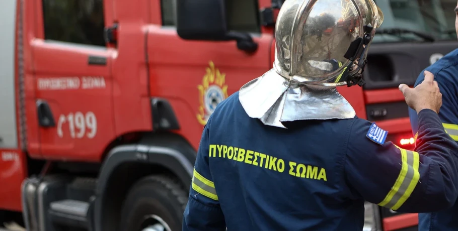 Φωτιά στον Ασπρόπυργο -Διακοπές και καθυστερήσεις στον Προαστιακό
