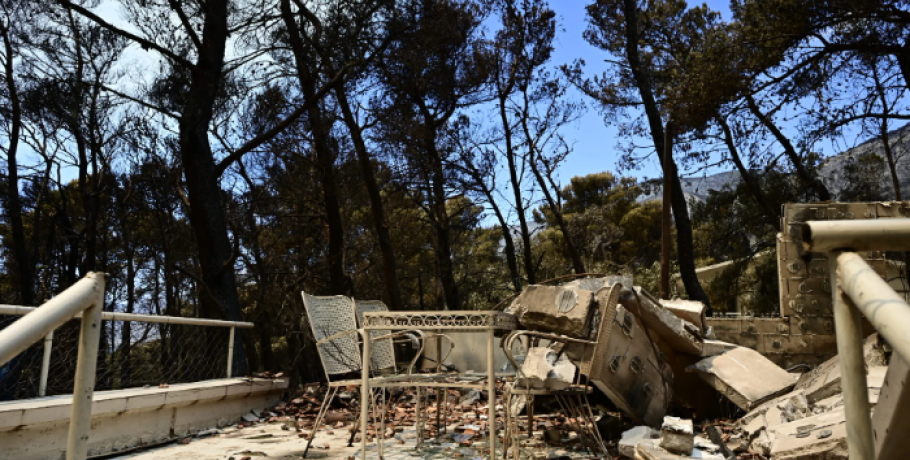 Οι τέσσερις συστημικές τράπεζες παγώνουν για έξι μήνες τις δόσεις δανείων των πυρόπληκτων