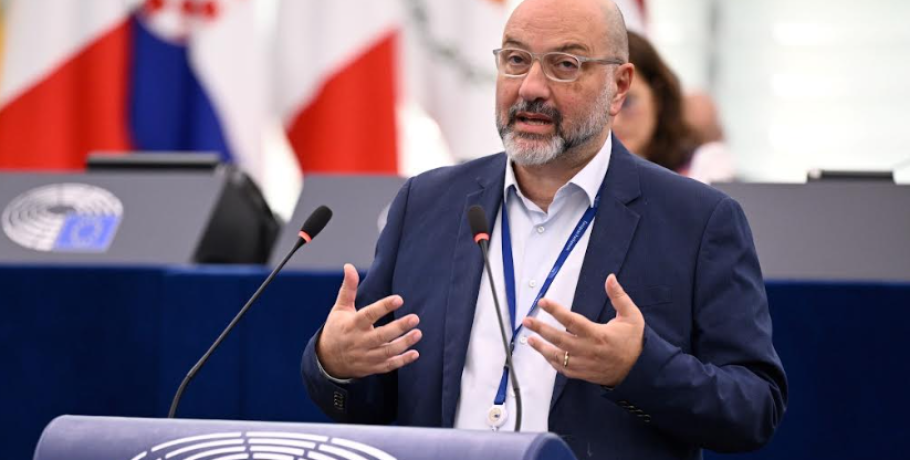 Σάκης Αρναούτογλου: «Πριν από τη φωτιά. Η πρόληψη που ζητά σήμερα η Ευρώπη.»