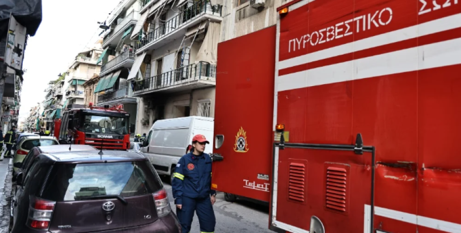 Θεσσαλονίκη: Πυρκαγιά σε αύλειο χώρο επιχείρησης στο Καλοχώρι