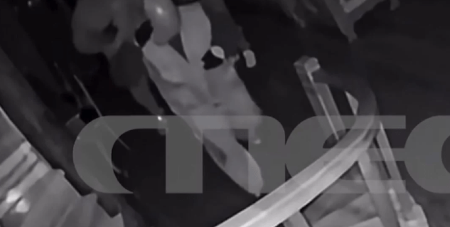 Τρόμος στη Νέα Πεντέλη: 18χρονος κλειδώθηκε στο δωμάτιό του ενώ διαρρήκτες εισέβαλαν στο σπίτι