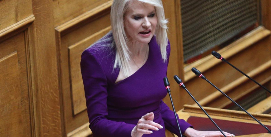Θεοδώρα Τζάκρη: «Χάος στα ΤΕΠ και στις εφημερίες των νοσοκομείων»