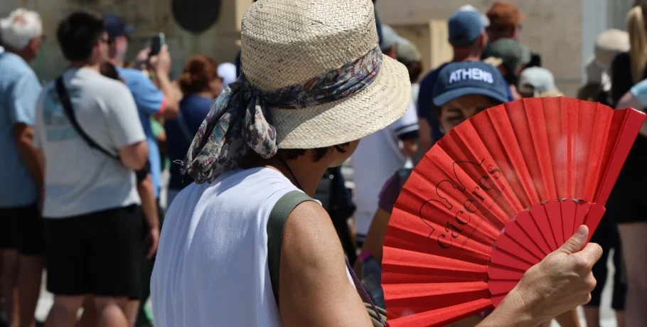 Ζέστη με θερμοκρασίες έως 39 βαθμούς σήμερα και ισχυρά μελτέμια στο Αιγαίο
