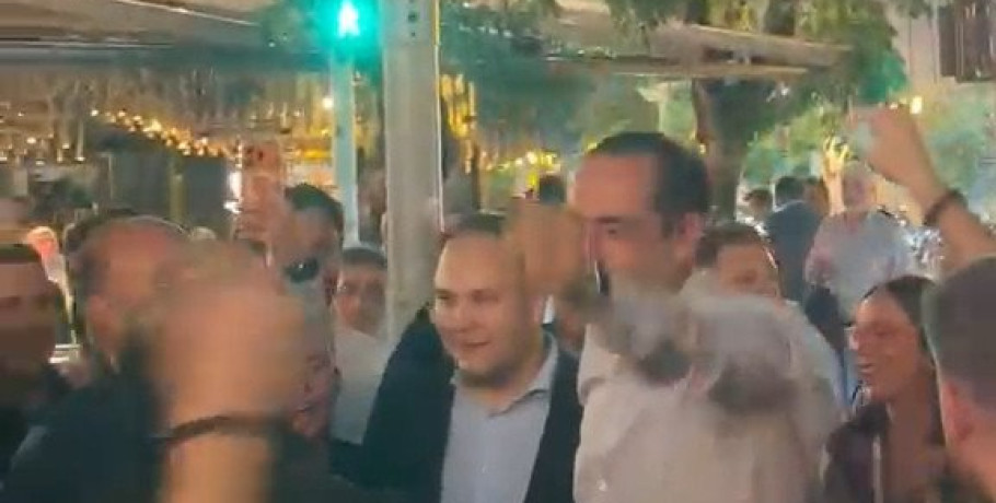 Χαμός με τον Γρηγόρη Δημητριάδη στο πάρτι της ΟΝΝΕΔ – Θερμή υποδοχή στη Θεσσαλονίκη