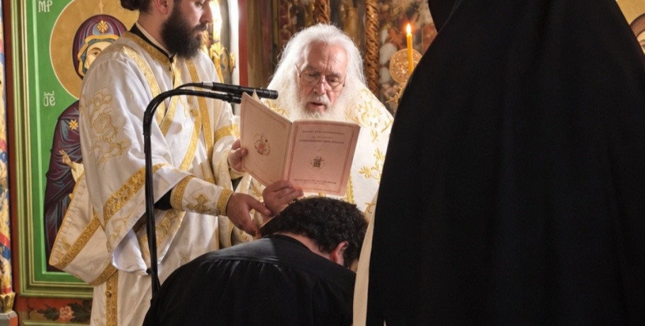 Νέος μοναχός στην Ιερά Μονή Αρχαγγέλου Μιχαήλ Αλμωπίας – Ο Μητροπολίτης Ιωήλ τέλεσε την κουρά του Χαρίτωνος