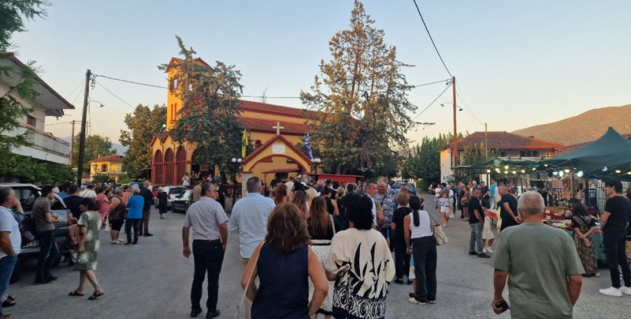 Ουρές πιστών στην Παναγία Μηλιώτισσα – Πλήθος κόσμου στον Πανηγυρικό Εσπερινό
