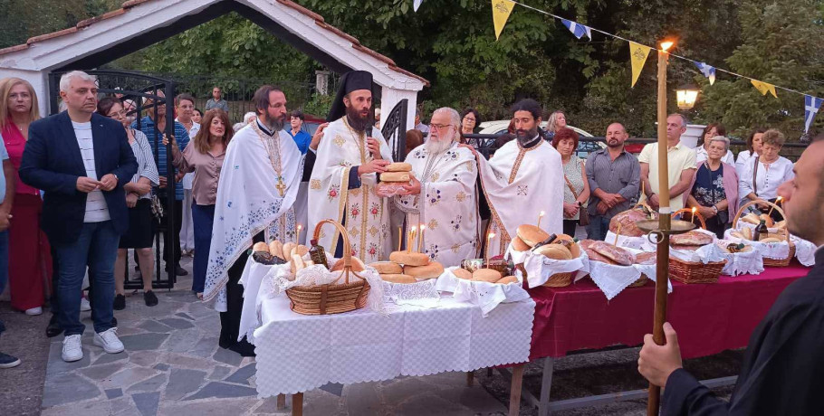 Με λαμπρότητα ο εορτασμός του Τιμίου Σταυρού στην Αγάθη Αλμωπίας – Παρών ο Δήμαρχος Νίκος Παρούτογλου