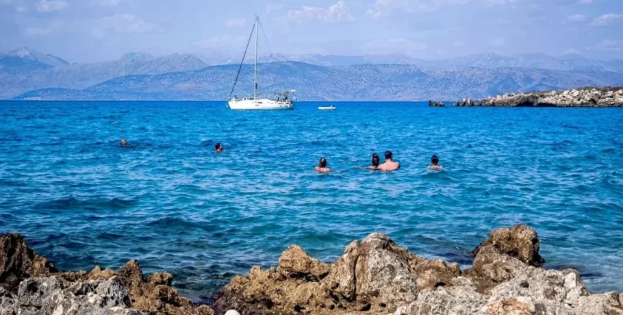 Καιρός: Μέχρι τους 36 βαθμούς η θερμοκρασία, εξασθενούν οι άνεμοι - Σε ποιες περιοχές θα σημειωθούν καταιγίδες
