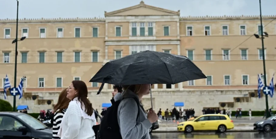 Κλέαρχος Μαρουσάκης: Έρχεται κακοκαιρία με βροχές και καταιγίδες
