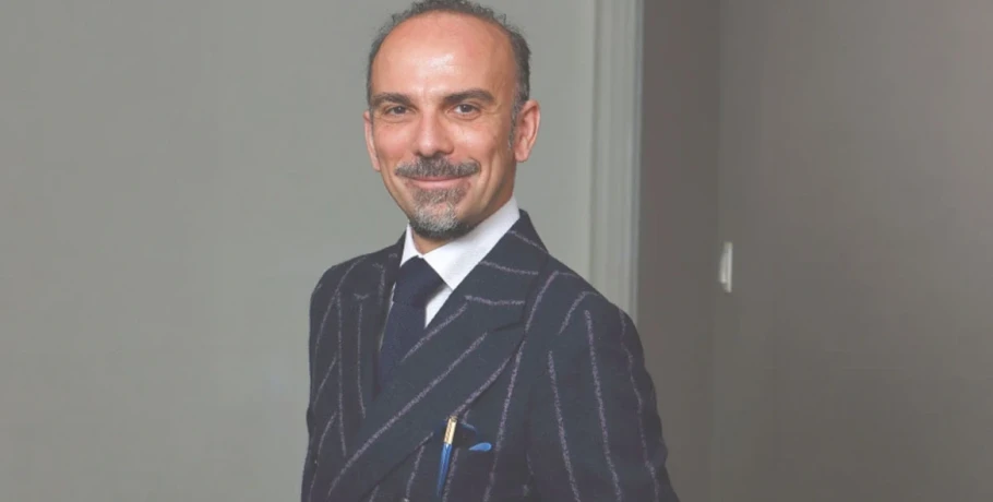 Φιλιππινέζα γιατρό σε θεραπεία με βλαστοκύτταρα εκπαίδευε στην Καρνεάδου ο Θεοδωρόπουλος που κατηγορείται για τον θάνατο του Μαζωνάκη