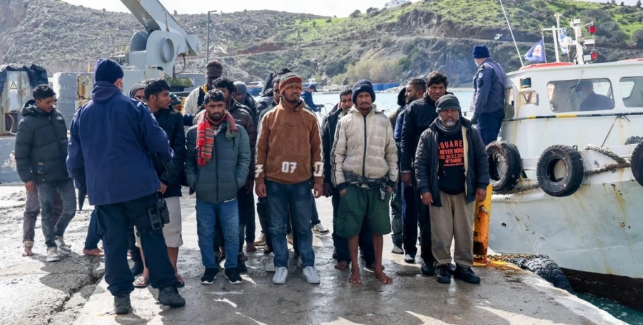 Στην τελική ευθεία η επιστροφή παράνομων μεταναστών σε τρίτες χώρες: Τα σχέδια Ελλάδας και 4 άλλων χωρών, οι τρεις επιλογές που εξετάζονται
