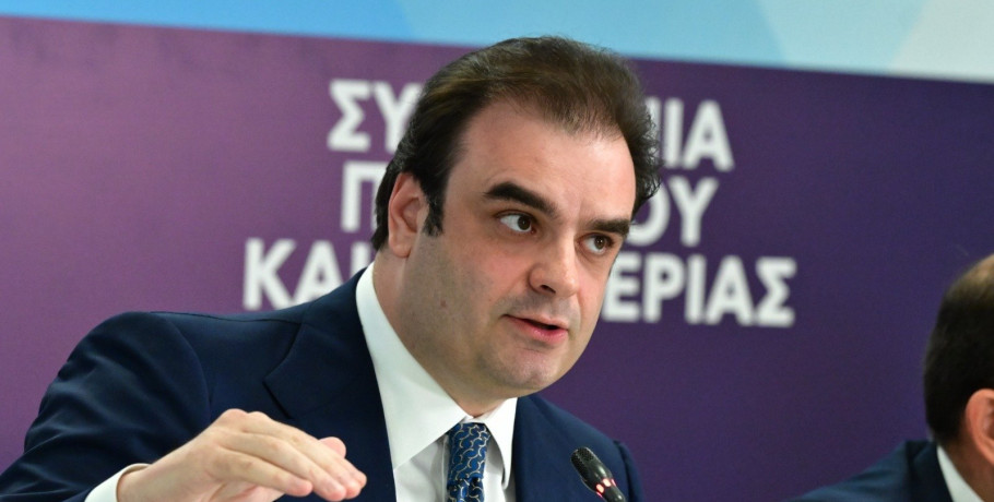 Πιερρακάκης: «Κουμπαράς» για κάθε παιδί με ισόποση συμμετοχή του κράτους – Πώς θα λειτουργεί