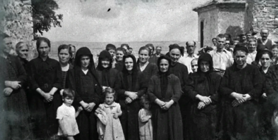 «Μας έβαλαν στον φούρνο για να μας κάψουν»: Η φρίκη του Χορτιάτη μέσα από τις μαρτυρίες όσων επέζησαν