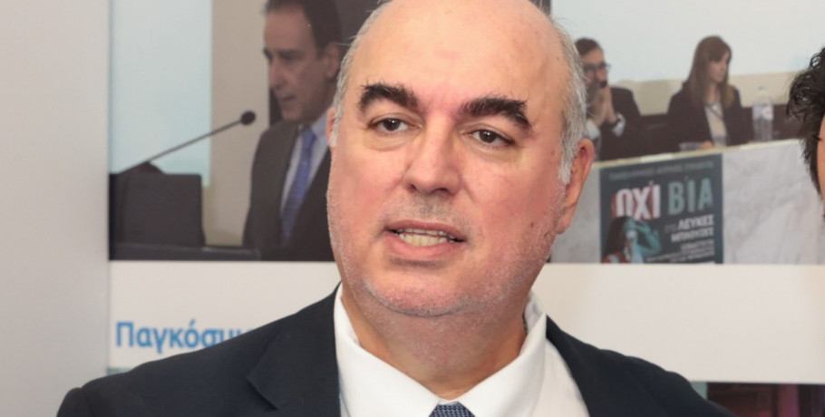 Νίκος Μπάτζιος πρόεδρος του ΙΣΘ «Η ρομποτική στην ιατρική είναι εργαλείο στα χέρια του γιατρού, όχι υποκατάστατο του γιατρού»