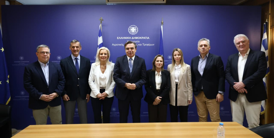 Συνάντηση του ΥπΑΑΤ Μ. Σχοινά με τις επτά Αποκεντρωμένες Διοικήσεις: Στο επίκεντρο η αποτελεσματικότερη άσκηση των κρατικών αρμοδιοτήτων στον πρωτογενή τομέα