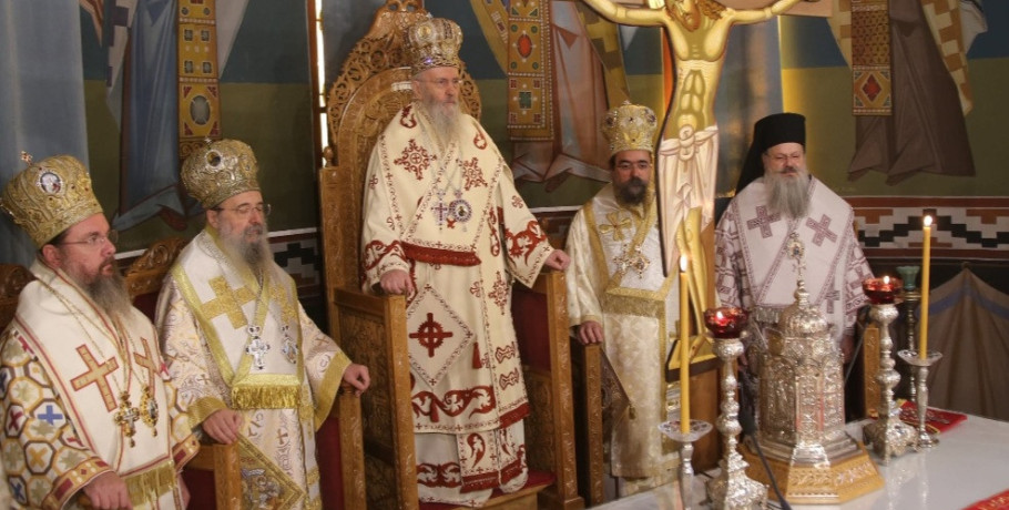 Με λαμπρότητα τα ονομαστήρια του Μητροπολίτη Ναυπάκτου Ιεροθέου – Το πνευματικό τέκνο του Αγίου Καλλινίκου Εδέσσης