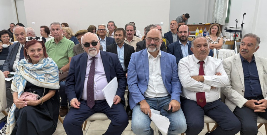 Σάκης Αρναούτογλου από την Κάσο: Να ξανανοίξουν σπίτια, να γεμίσουν σχολεία, να επιστρέψουν άνθρωποι στα μικρά νησιά.