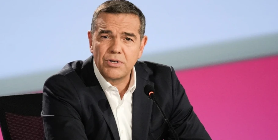 Ο Τσίπρας ανεβάζει τους τόνους απέναντι στη ΝΔ: «Μονομέτωπος αγώνας» με αιχμές για Τέμπη, ΟΠΕΚΕΠΕ και κοινωνικό κράτος