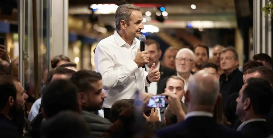 52 χρόνια Νέα Δημοκρατία: Από τον Κωνσταντίνο Καραμανλή στη μάχη των επόμενων εθνικών εκλογών
