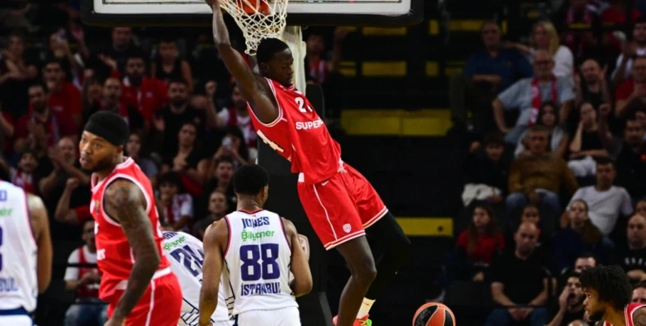 Euroleague: Ο Ολυμπιακός διέλυσε την Εφές, μεγάλη ανατροπή της Ζαλγκίρις στη Βαρκελώνη και «διπλό» της Μπεσίκτας