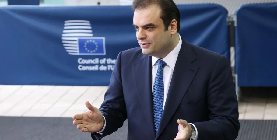 Πιερρακάκης: Πρέπει να προστατεύσουμε νοικοκυριά και επιχειρήσεις από το ενεργειακό σοκ