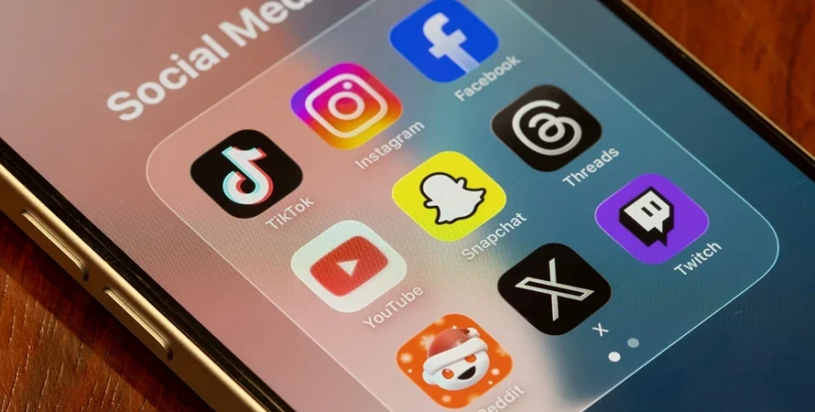 Όριο ηλικίας για την πρόσβαση στα social media: Τι αλλάζει από 1η Ιανουαρίου 2027