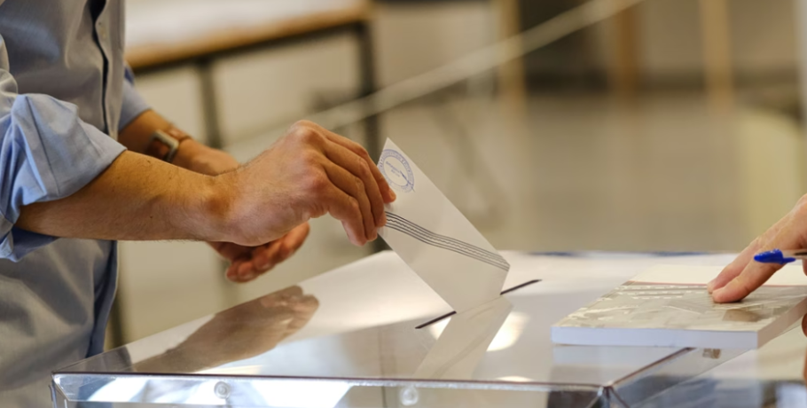 Δημοσκόπηση Metron Analysis για το MEGA: Πρωτιά ΝΔ, ντέρμπι ΠΑΣΟΚ-ΕΛΑΣ για τη δεύτερη θέση
