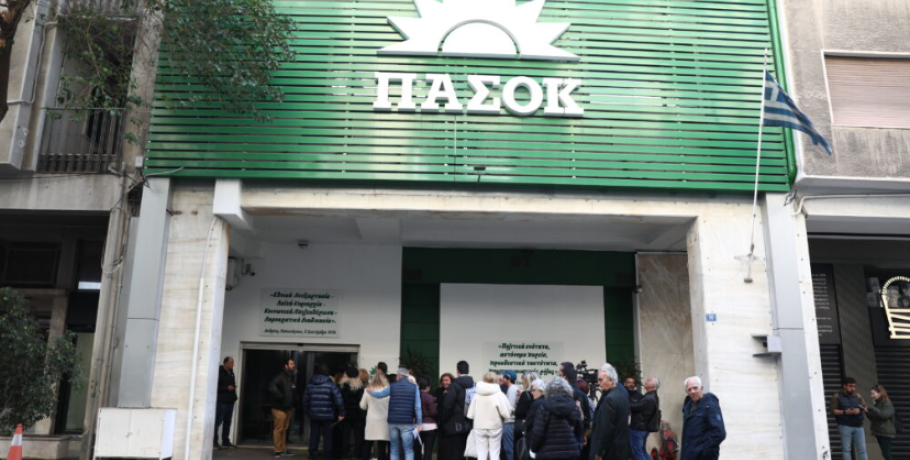 Το πρόσωπο που ρίχνει στη μάχη το ΠΑΣΟΚ και περιμένει από εκείνο το μεγάλο κέδρος. Μια έδρα σε νομό που για τη Χαριλάου Τρικούπη ήταν ξεχασμένος.
