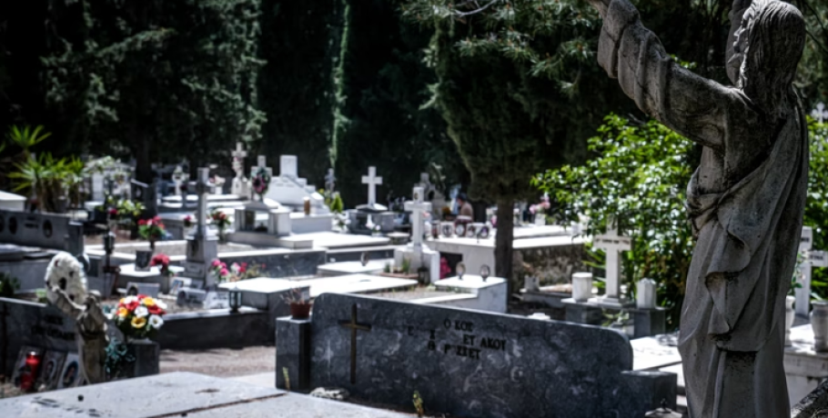 Εκατοντάδες εκταφές θυμάτων του Covid – Έξι χρόνια μετά, οι σοροί δεν έχουν αποσυντεθεί