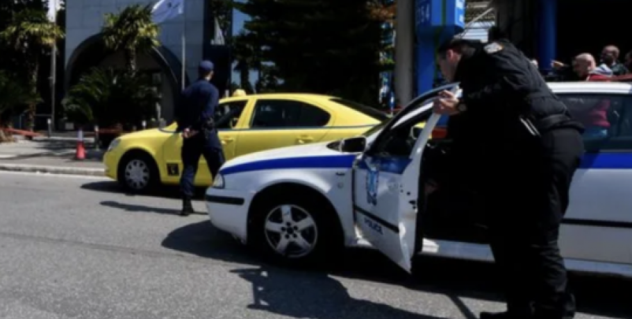 Νέα Ιωνία: Πελάτης τσακώθηκε με οδηγό ταξί και της έκοψε το αυτί με τα δόντια του
