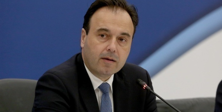 Παπαστεργίου:«Από 1η Ιανουαρίου το όριο των 15 ετών στα social media»