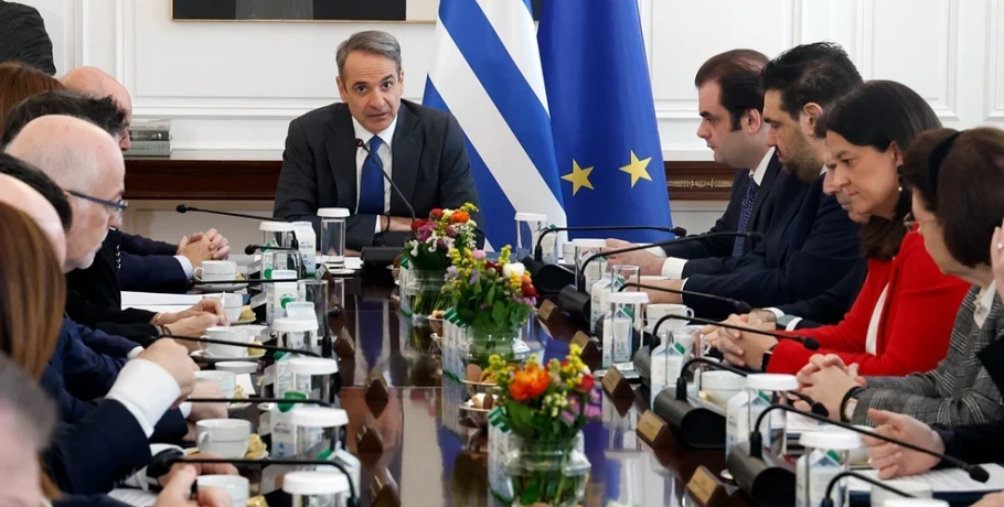 Στήριξη με μέτρο, ευρωπαϊκή ευελιξία και μήνυμα Μητσοτάκη προς τους υπουργούς του – Οι τέσσερις κυβερνητικές παρεμβάσεις στην ενεργειακή καταιγίδα