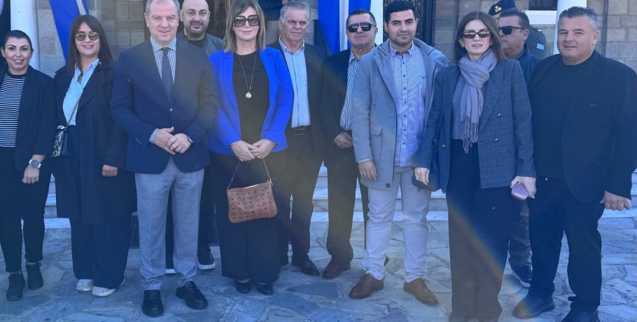 Διονύσης Σταμενίτης : Χρόνια πολλά και ελεύθερα, Σκύδρα