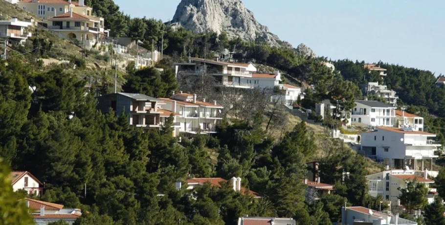 Πολεοδομικό ξεκαθάρισμα από το ΥΠΕΝ: Νέο παράθυρο για αυθαίρετα και αλλαγές σε ακίνητα και άδειες