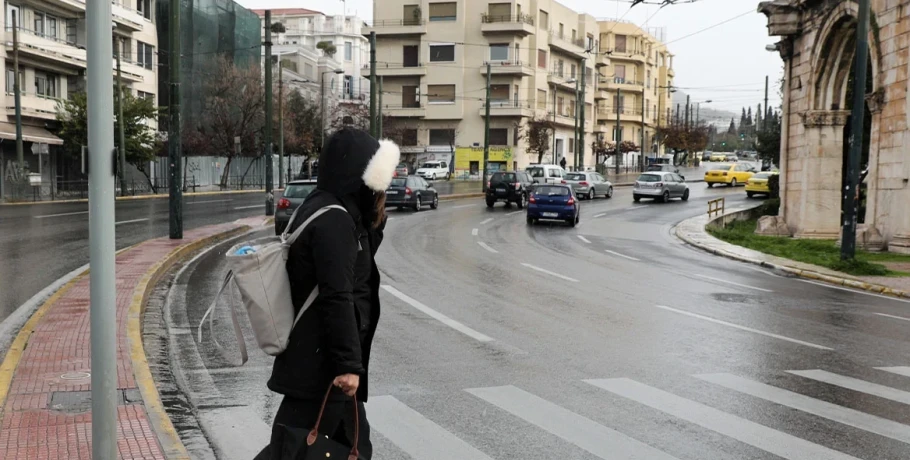Τι χειμώνα περιμένουμε φέτος στην Ελλάδα: Οι πρώτες προβλέψεις για θερμοκρασίες και βροχές