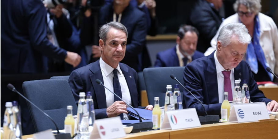 Σύνοδος χωρίς «λευκό καπνό» – Μητσοτάκης: «Έχουμε πολλά πουκάμισα μαζί μας, θα μείνουμε μέχρι τη συμφωνία»