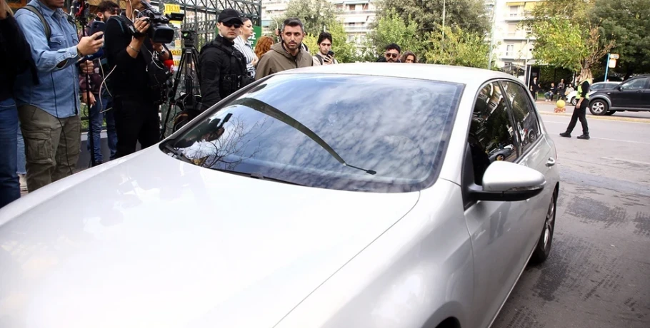 Σκάνδαλο στο ελληνικό μπάσκετ: Στην Ευελπίδων ο Λιόλιος και οι άλλοι πέντε συλληφθέντες – Πάνω από 100.000 ευρώ στο σπίτι δεύτερου διαιτητή