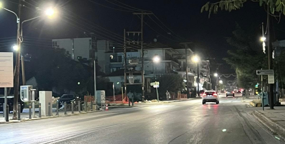 Φωτεινός και καλαίσθητος ο καινούριος οδοφωτισμός της πόλης