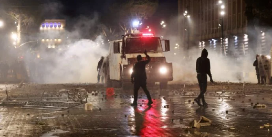 Αλβανία: Μαίνονται οι διαδηλώσεις των φοιτητών στα Τίρανα και σε πολλές πόλεις